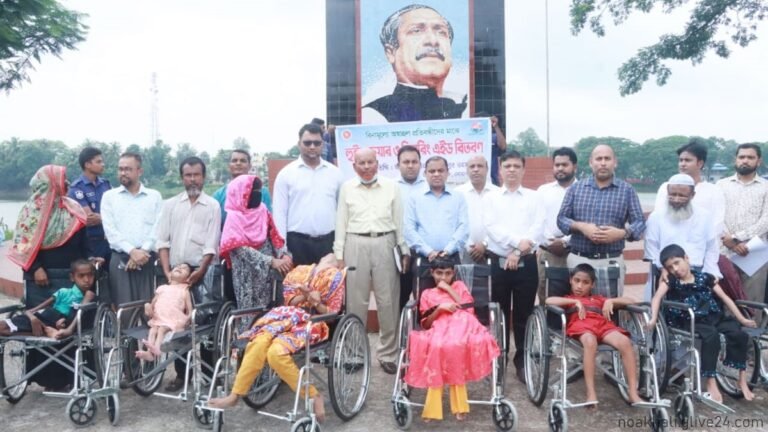নোয়াখালীতে সহায়ক উপকরণ পেল প্রতিবন্ধীরা
